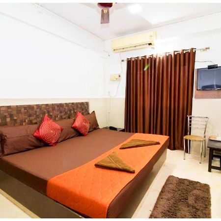 Hotel Premium Travellers # Inn Near Temple - Fully Air Conditioning Hotel - Hygiene And Spacious Room - A Top Rated Luxuary Hotel Merces Zewnętrze zdjęcie