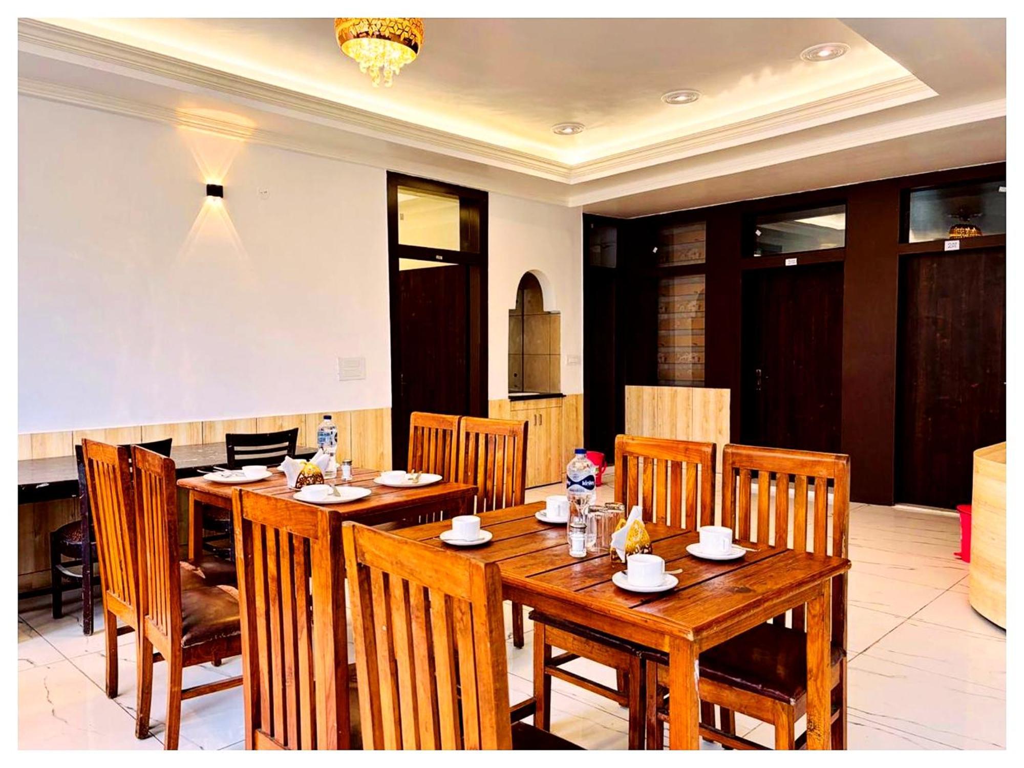 Hotel Premium Travellers # Inn Near Temple - Fully Air Conditioning Hotel - Hygiene And Spacious Room - A Top Rated Luxuary Hotel Merces Zewnętrze zdjęcie