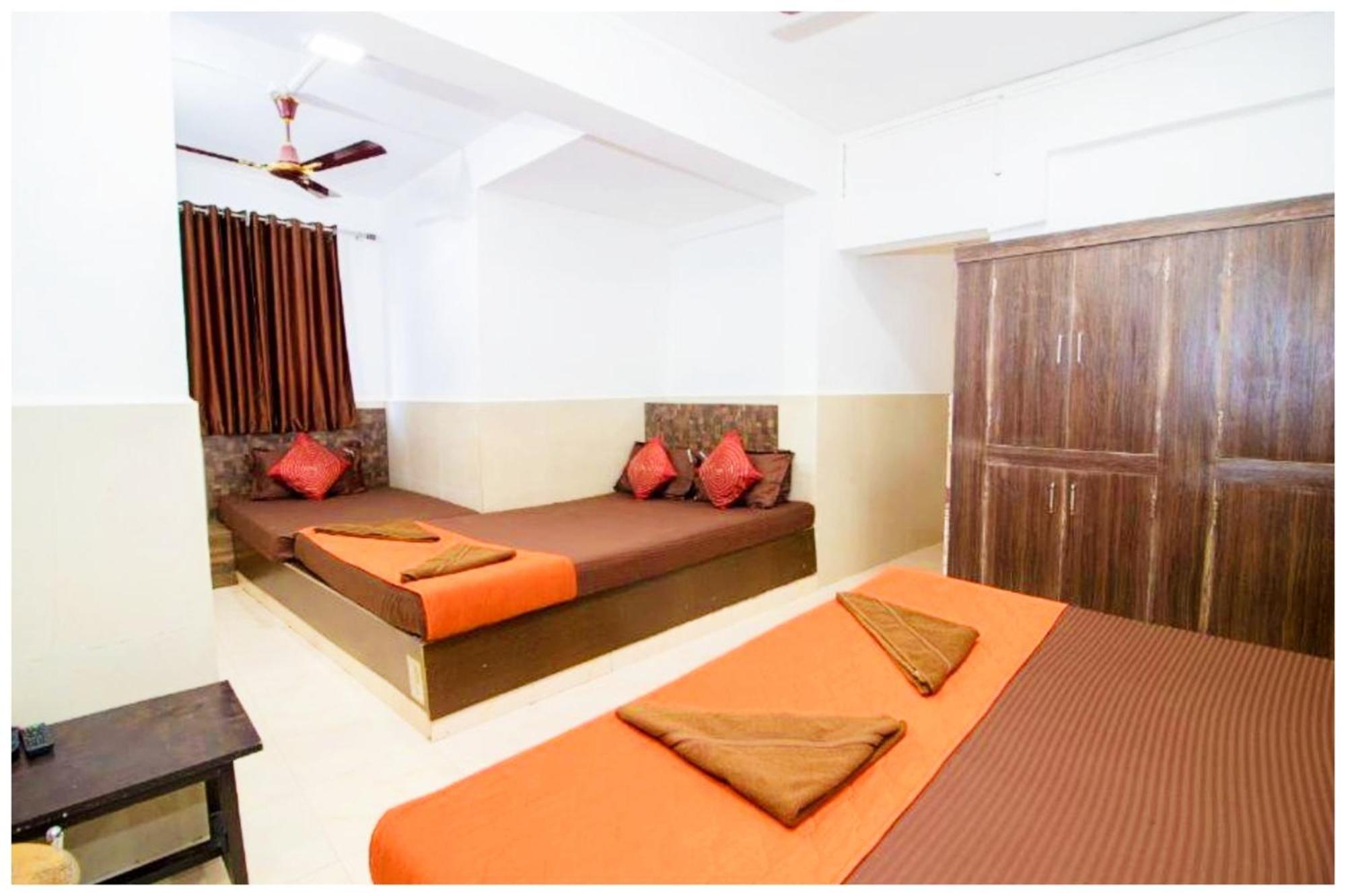 Hotel Premium Travellers # Inn Near Temple - Fully Air Conditioning Hotel - Hygiene And Spacious Room - A Top Rated Luxuary Hotel Merces Zewnętrze zdjęcie