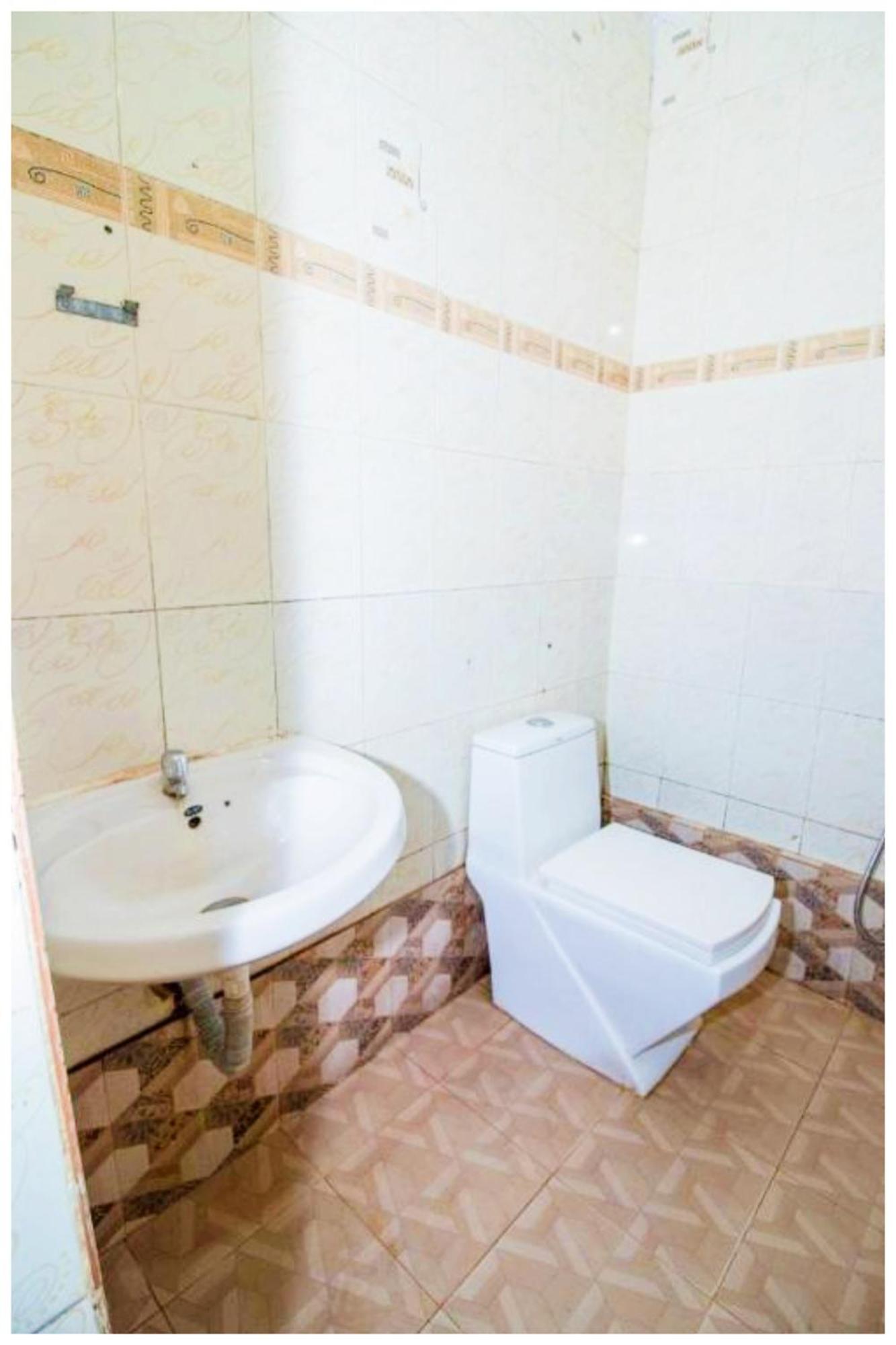 Hotel Premium Travellers # Inn Near Temple - Fully Air Conditioning Hotel - Hygiene And Spacious Room - A Top Rated Luxuary Hotel Merces Zewnętrze zdjęcie