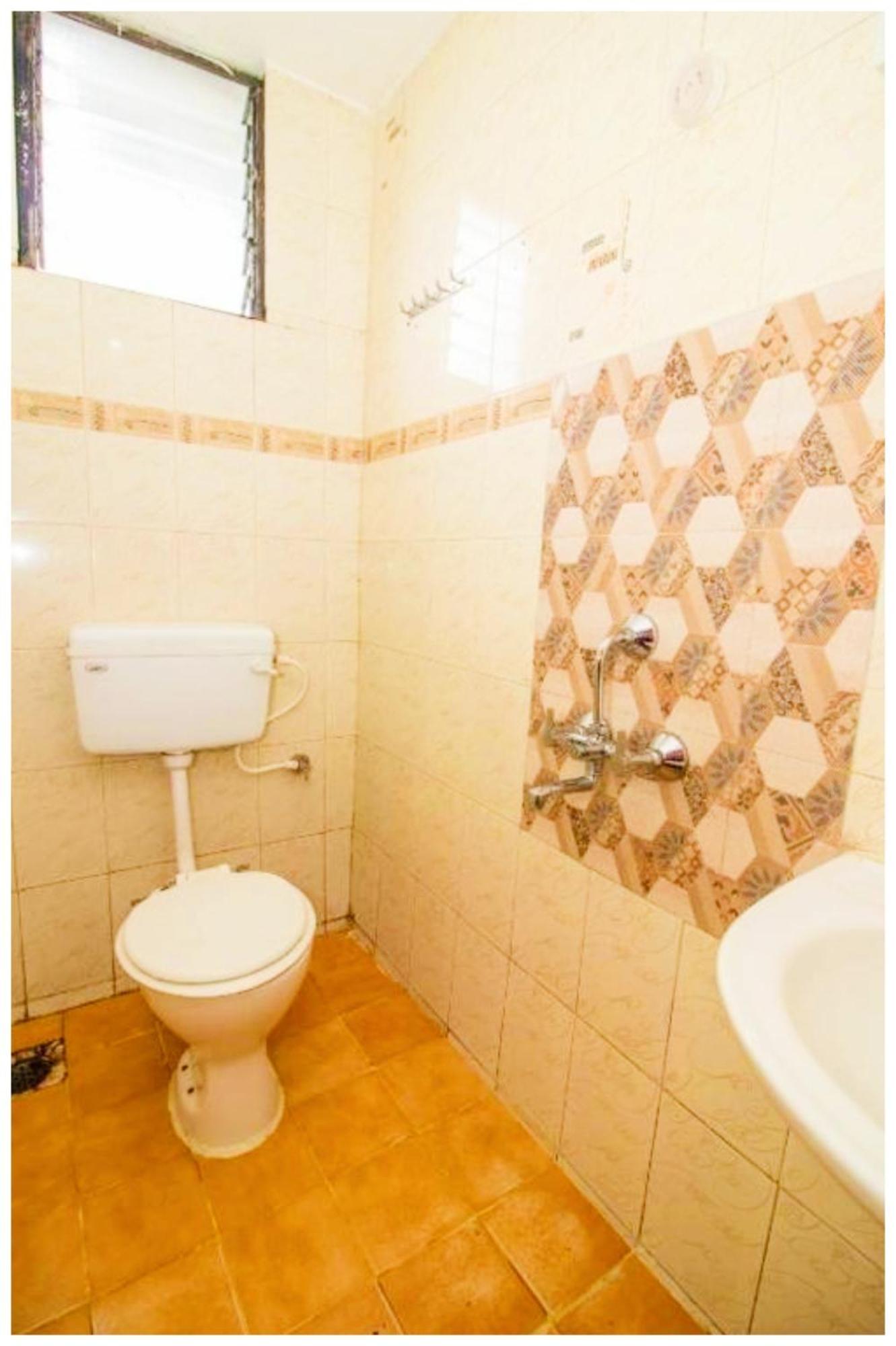 Hotel Premium Travellers # Inn Near Temple - Fully Air Conditioning Hotel - Hygiene And Spacious Room - A Top Rated Luxuary Hotel Merces Zewnętrze zdjęcie