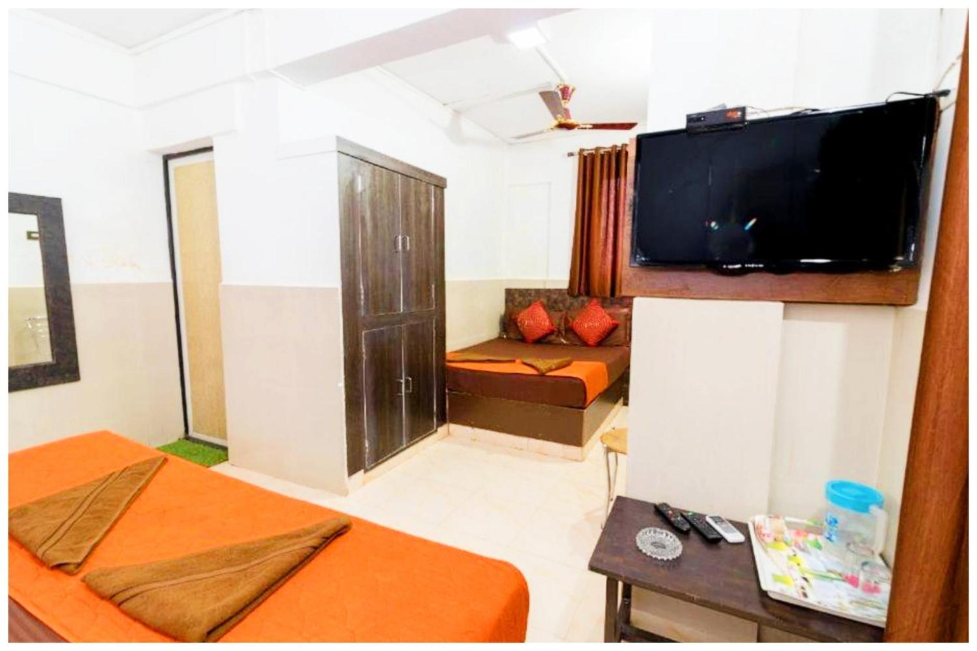 Hotel Premium Travellers # Inn Near Temple - Fully Air Conditioning Hotel - Hygiene And Spacious Room - A Top Rated Luxuary Hotel Merces Zewnętrze zdjęcie