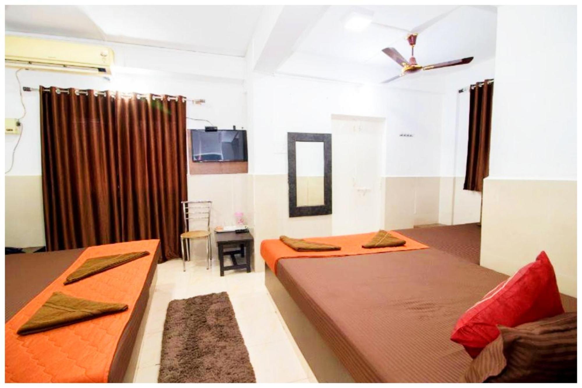 Hotel Premium Travellers # Inn Near Temple - Fully Air Conditioning Hotel - Hygiene And Spacious Room - A Top Rated Luxuary Hotel Merces Zewnętrze zdjęcie