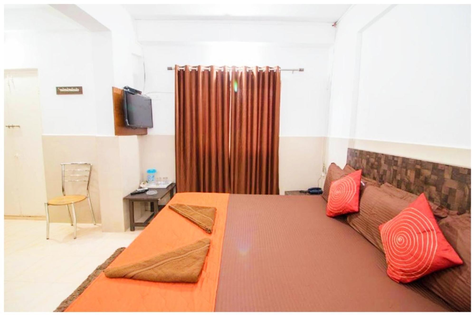 Hotel Premium Travellers # Inn Near Temple - Fully Air Conditioning Hotel - Hygiene And Spacious Room - A Top Rated Luxuary Hotel Merces Zewnętrze zdjęcie